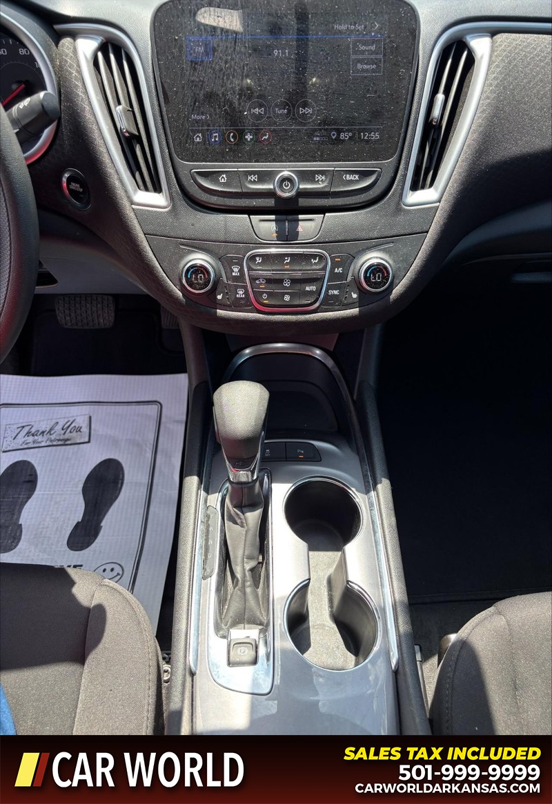 Chevrolet Malibu Vehicle Full-screen Gallery Image 17