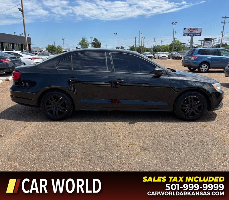 Volkswagen Jetta Sedan Vehicle Full-screen Gallery Image 2