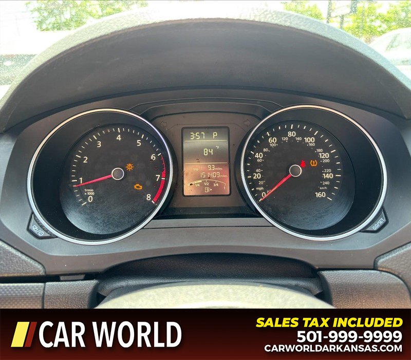 Volkswagen Jetta Sedan Vehicle Full-screen Gallery Image 20