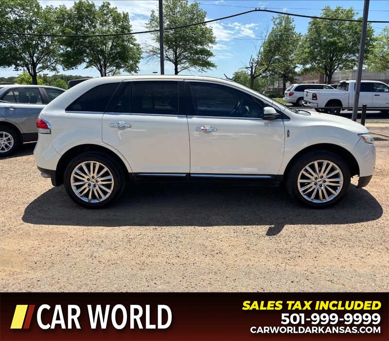 Lincoln MKX Vehicle Full-screen Gallery Image 2