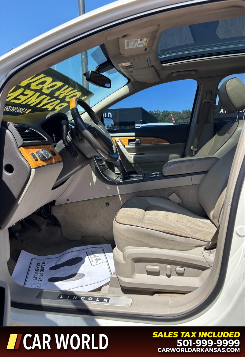 Lincoln MKX Vehicle Full-screen Gallery Image 13