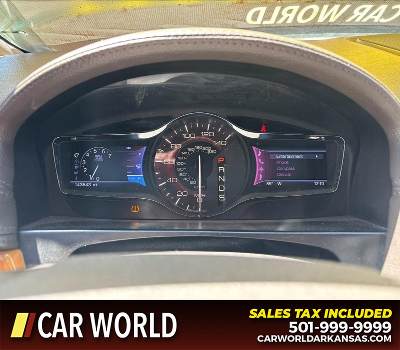 Lincoln MKX Vehicle Full-screen Gallery Image 20