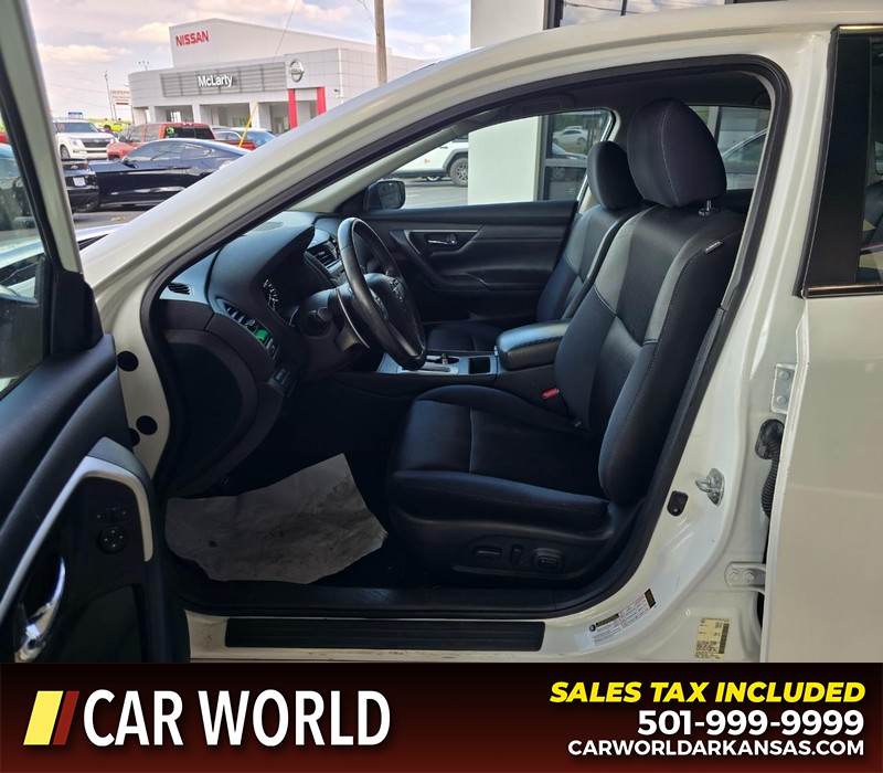 Nissan Altima Vehicle Full-screen Gallery Image 8