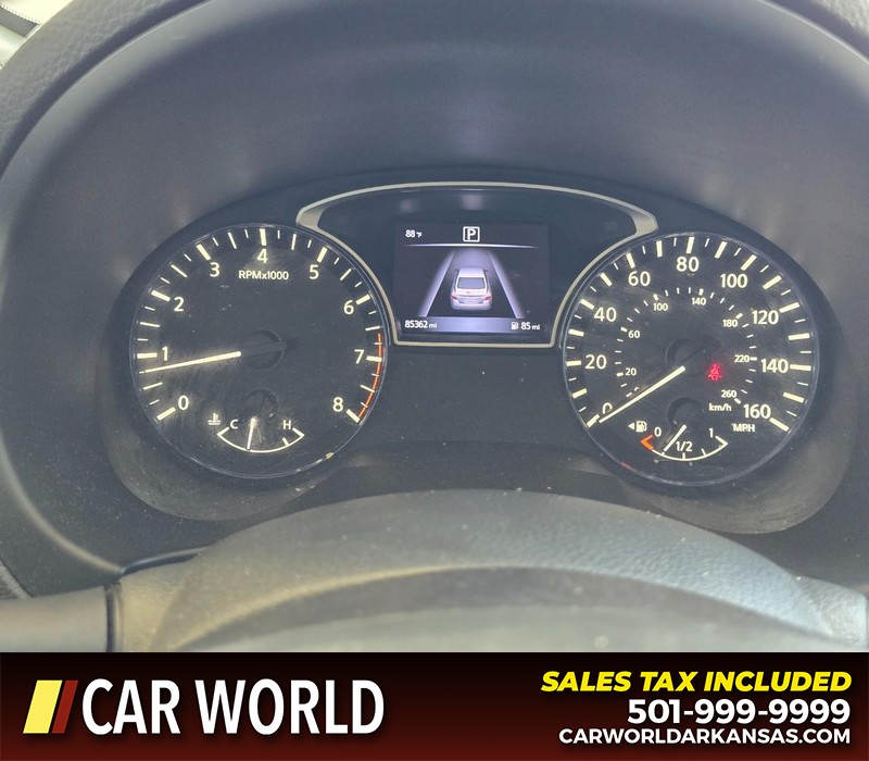 Nissan Altima Vehicle Full-screen Gallery Image 17