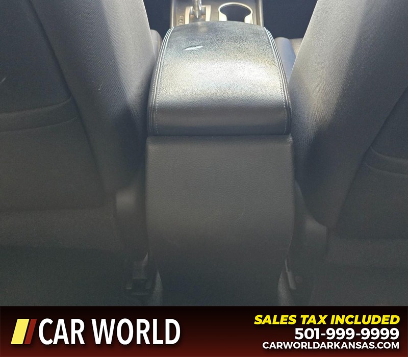 Nissan Altima Vehicle Full-screen Gallery Image 19