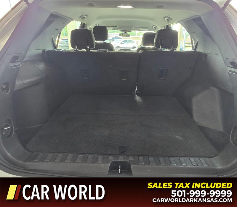 Chevrolet Equinox Vehicle Full-screen Gallery Image 13