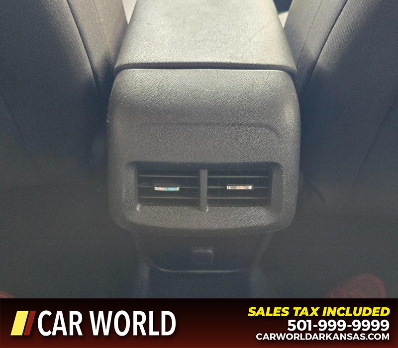 Chevrolet Equinox Vehicle Full-screen Gallery Image 19