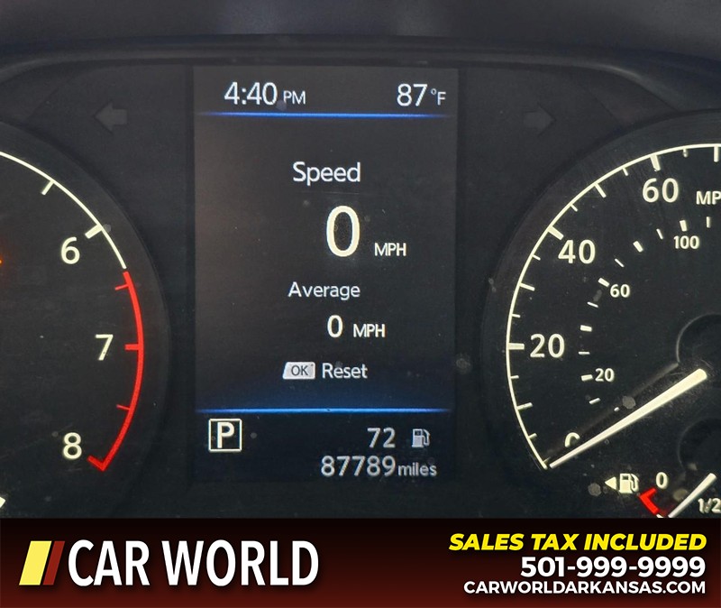 Nissan Altima Vehicle Full-screen Gallery Image 16