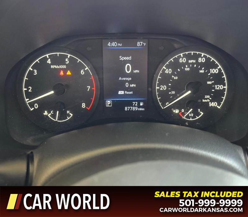 Nissan Altima Vehicle Full-screen Gallery Image 17