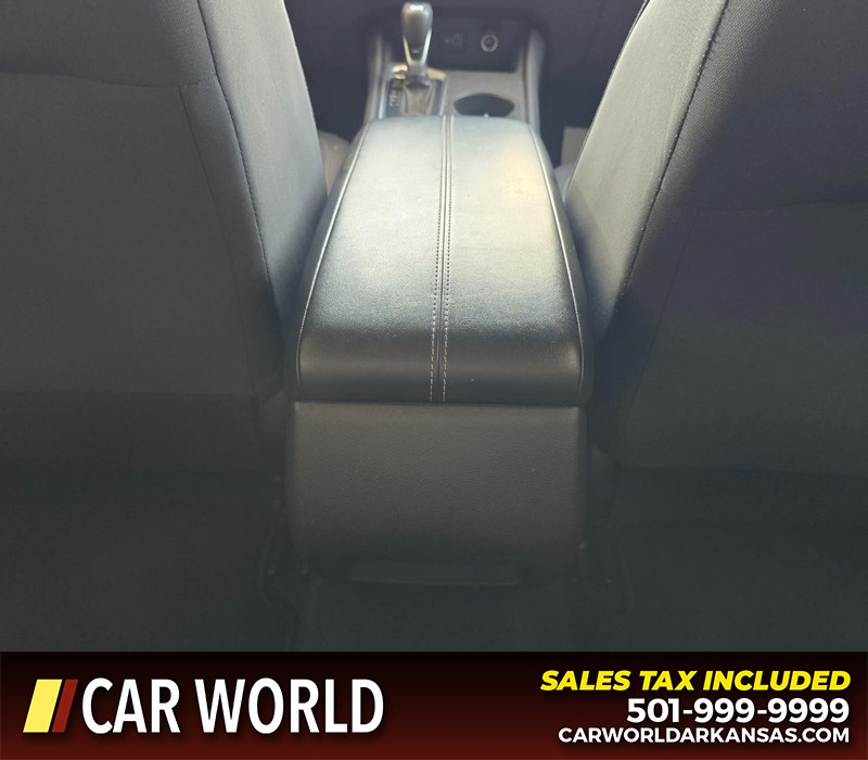 Nissan Altima Vehicle Full-screen Gallery Image 20