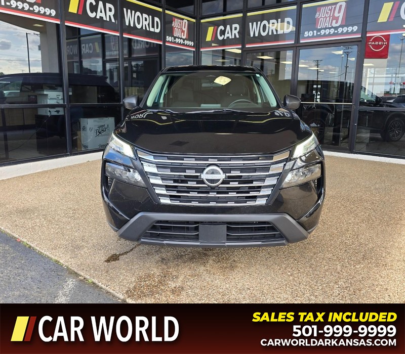 Nissan Rogue Vehicle Full-screen Gallery Image 2