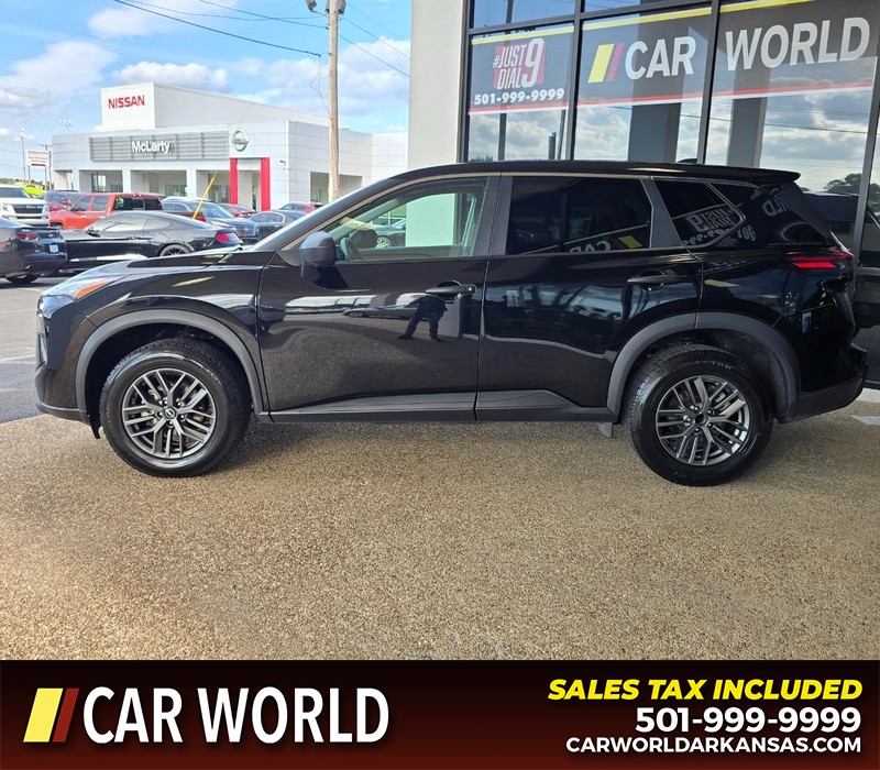 Nissan Rogue Vehicle Full-screen Gallery Image 4