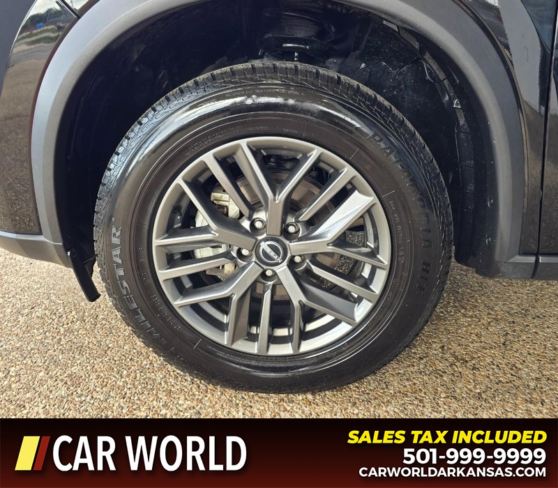 Nissan Rogue Vehicle Full-screen Gallery Image 6