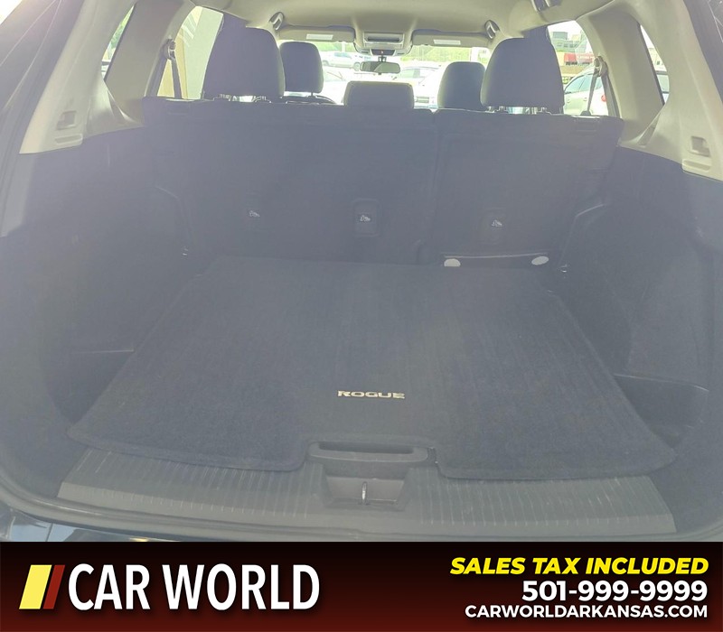 Nissan Rogue Vehicle Full-screen Gallery Image 13