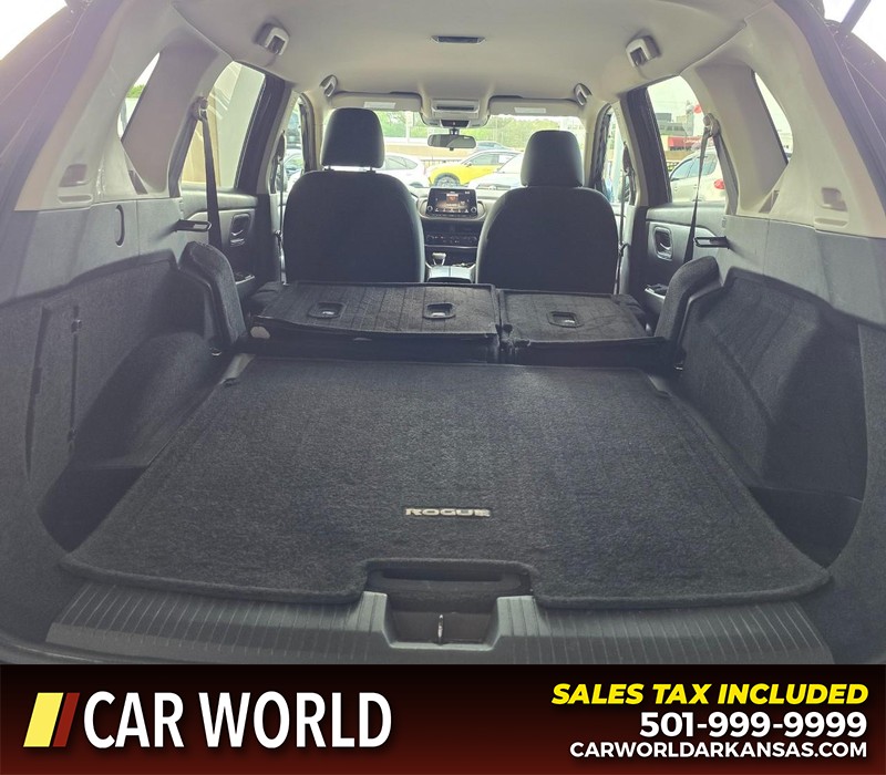 Nissan Rogue Vehicle Full-screen Gallery Image 14