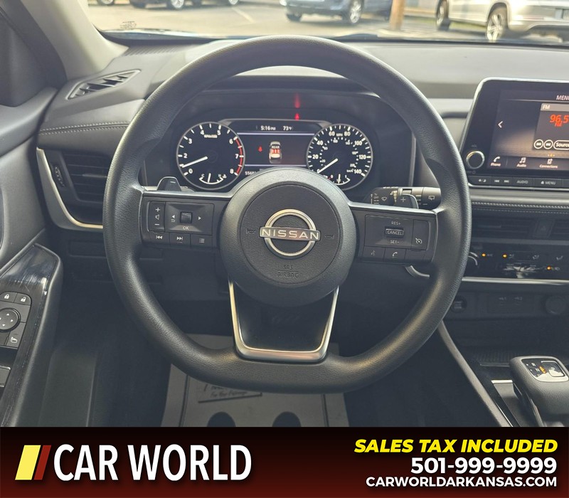 Nissan Rogue Vehicle Full-screen Gallery Image 15