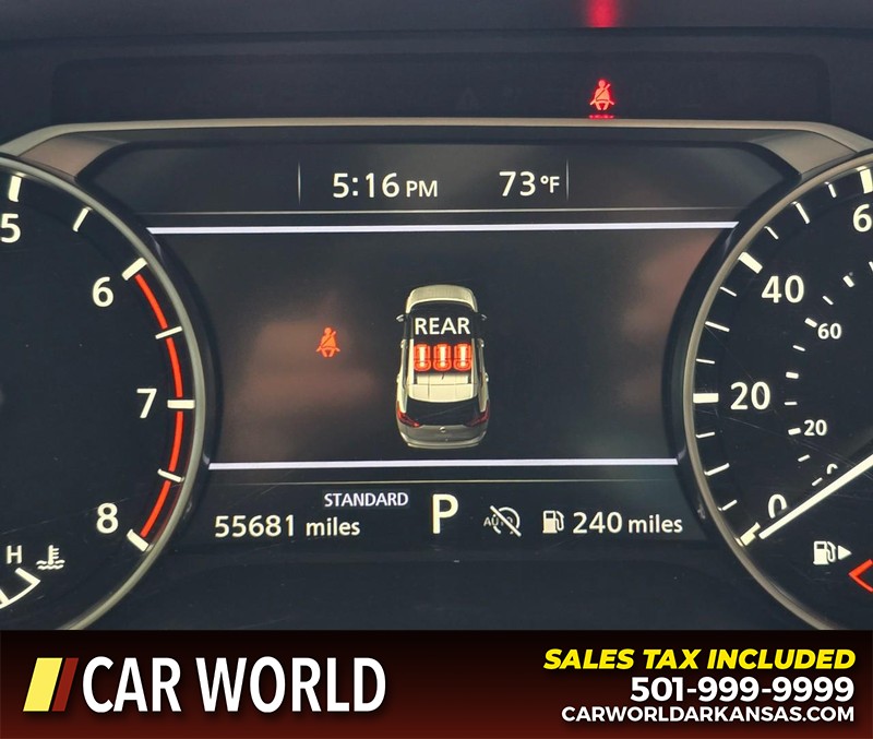 Nissan Rogue Vehicle Full-screen Gallery Image 16