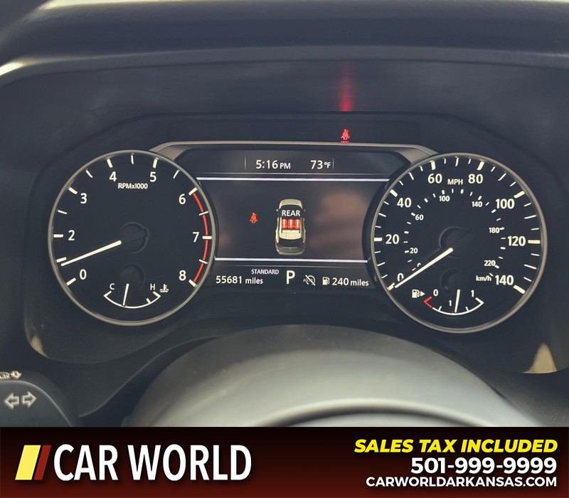 Nissan Rogue Vehicle Full-screen Gallery Image 17