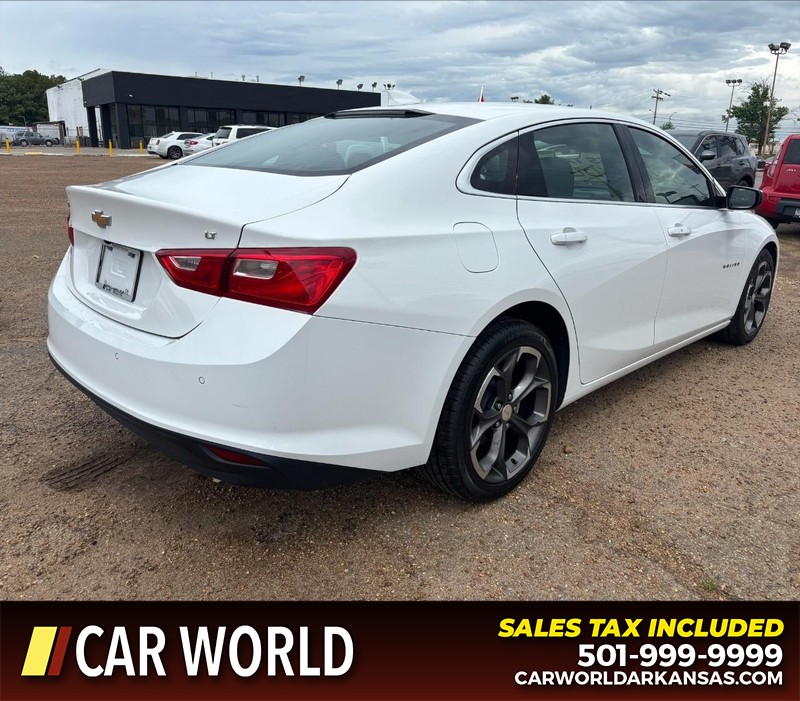 Chevrolet Malibu Vehicle Full-screen Gallery Image 3