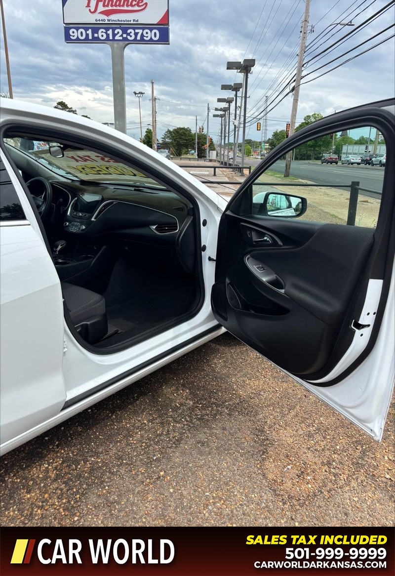 Chevrolet Malibu Vehicle Full-screen Gallery Image 15