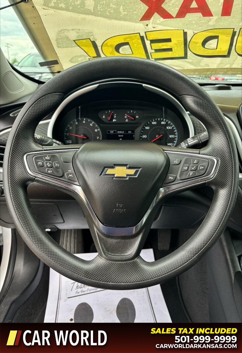 Chevrolet Malibu Vehicle Full-screen Gallery Image 19