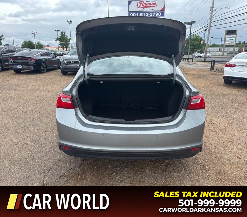 Chevrolet Malibu Vehicle Full-screen Gallery Image 5