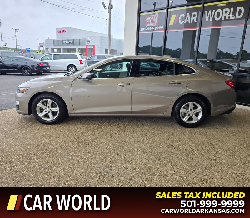 Chevrolet Malibu Vehicle Full-screen Gallery Image 4