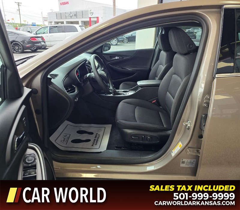 Chevrolet Malibu Vehicle Full-screen Gallery Image 8