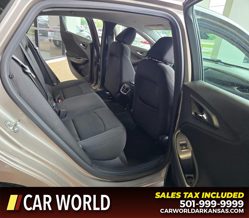 Chevrolet Malibu Vehicle Full-screen Gallery Image 12