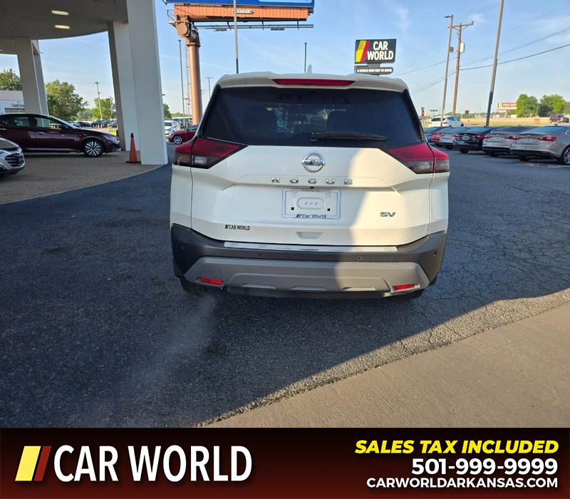 Nissan Rogue Vehicle Full-screen Gallery Image 5