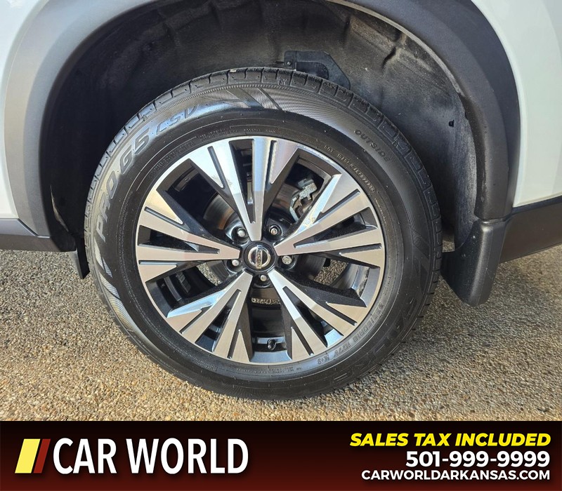 Nissan Rogue Vehicle Full-screen Gallery Image 6