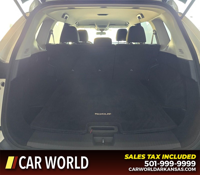 Nissan Rogue Vehicle Full-screen Gallery Image 13