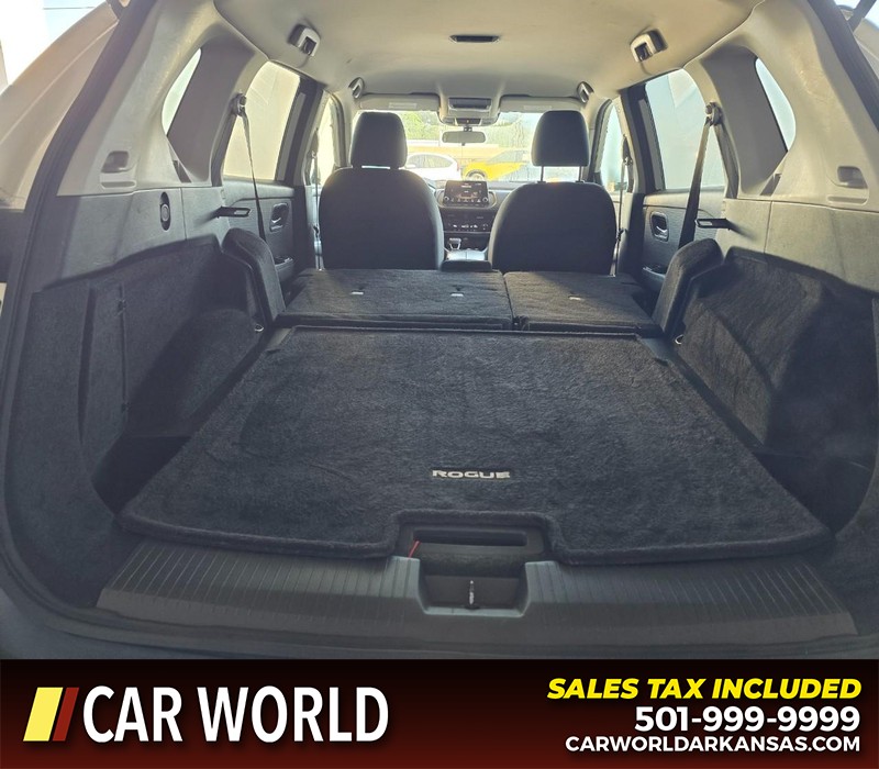 Nissan Rogue Vehicle Full-screen Gallery Image 14