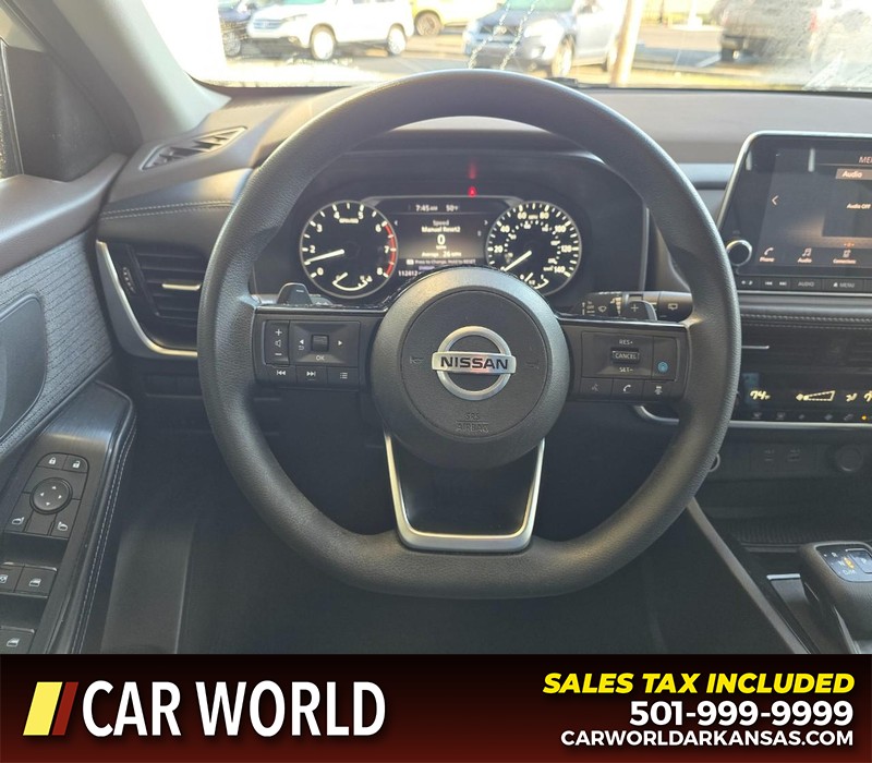 Nissan Rogue Vehicle Full-screen Gallery Image 15