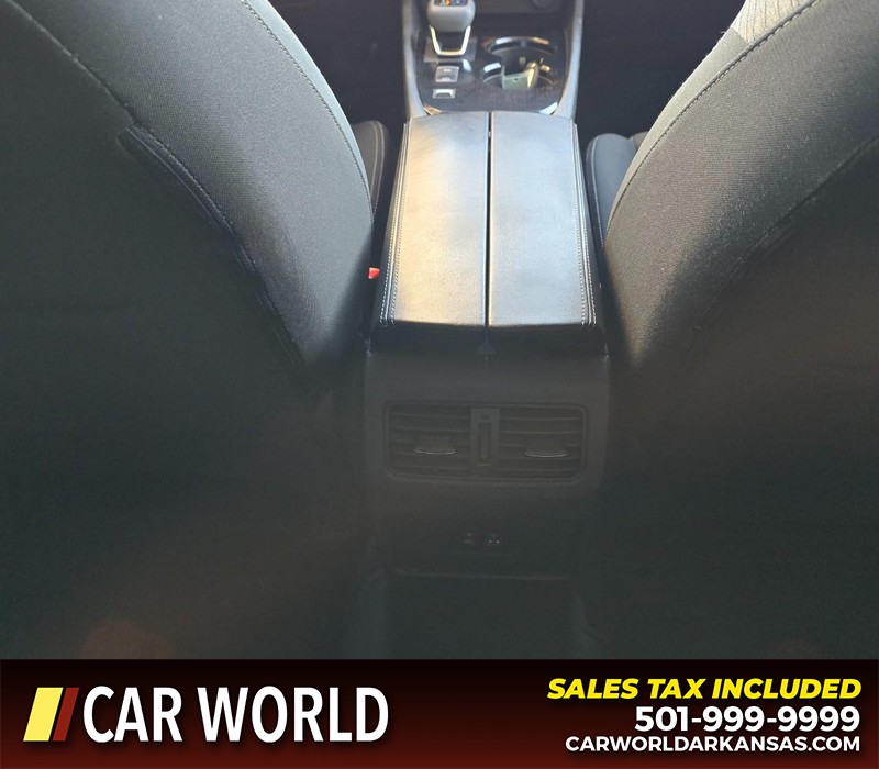 Nissan Rogue Vehicle Full-screen Gallery Image 19