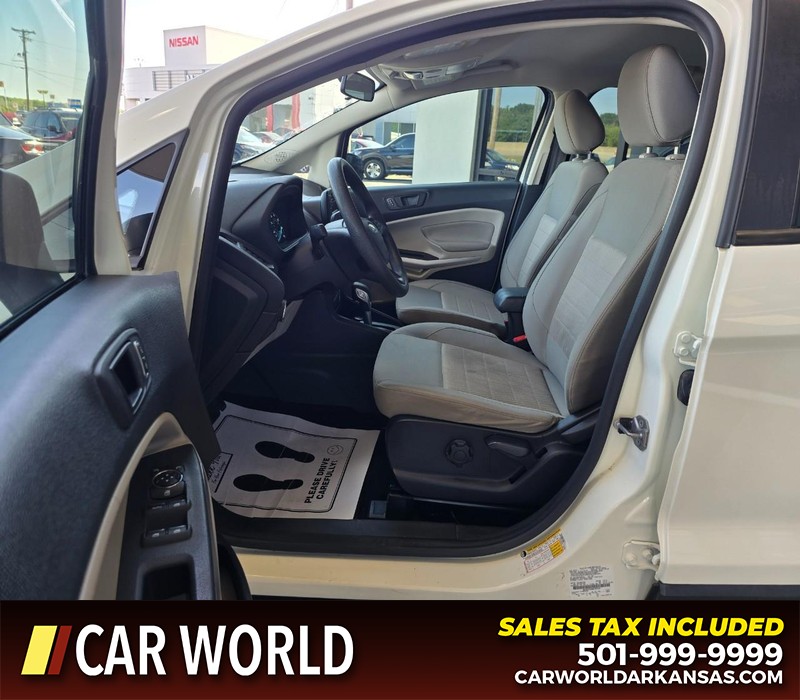 Ford EcoSport Vehicle Full-screen Gallery Image 8
