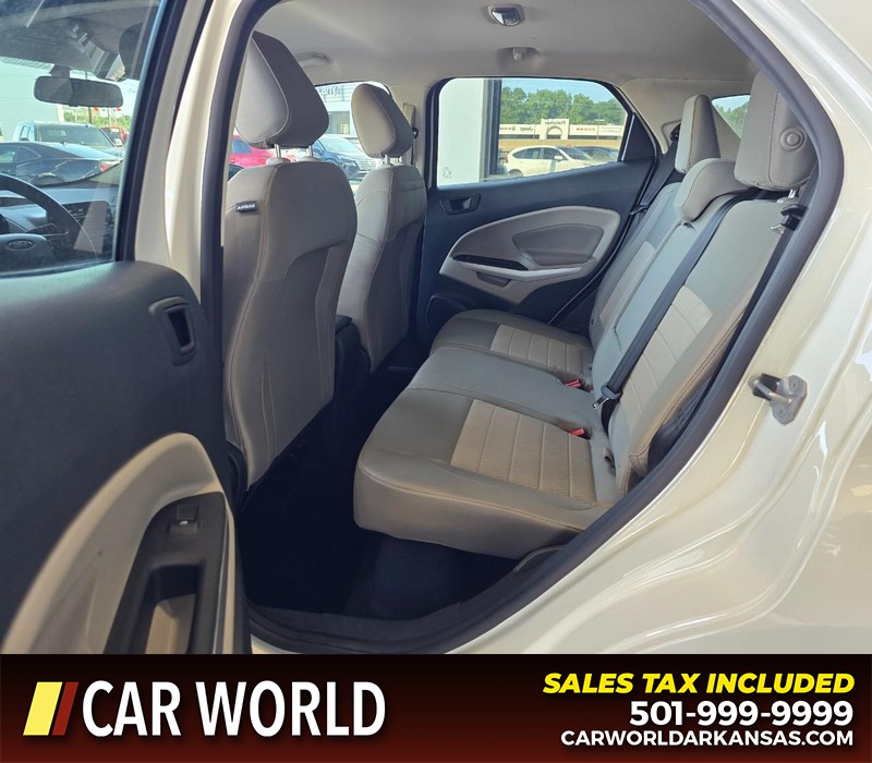 Ford EcoSport Vehicle Full-screen Gallery Image 10