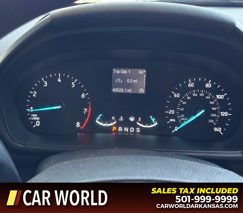 Ford EcoSport Vehicle Full-screen Gallery Image 17