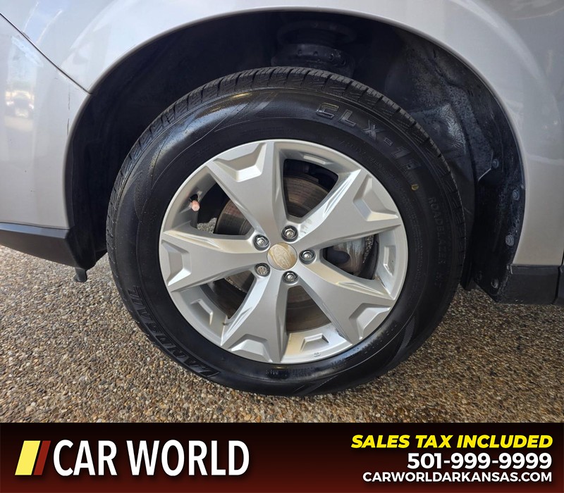 Subaru Forester Vehicle Full-screen Gallery Image 6