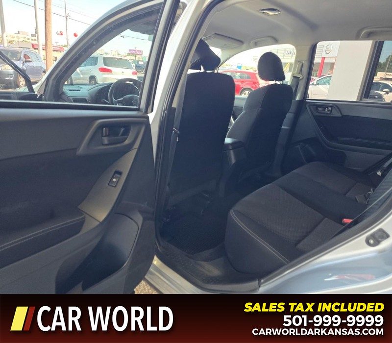 Subaru Forester Vehicle Full-screen Gallery Image 9