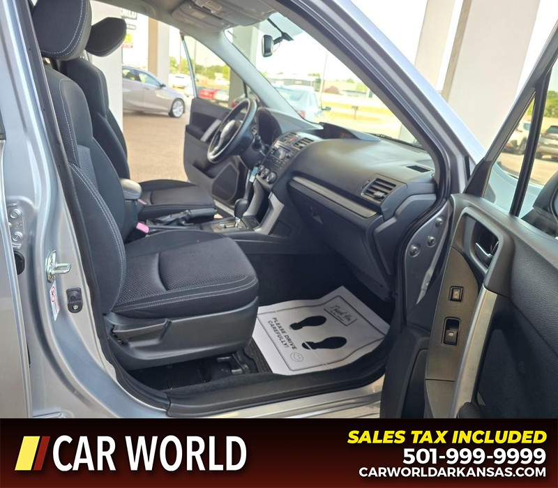 Subaru Forester Vehicle Full-screen Gallery Image 11