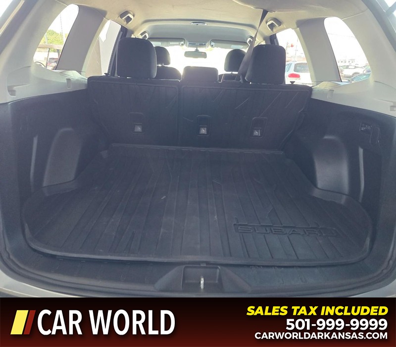 Subaru Forester Vehicle Full-screen Gallery Image 13