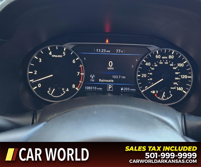 Nissan Altima Vehicle Full-screen Gallery Image 17