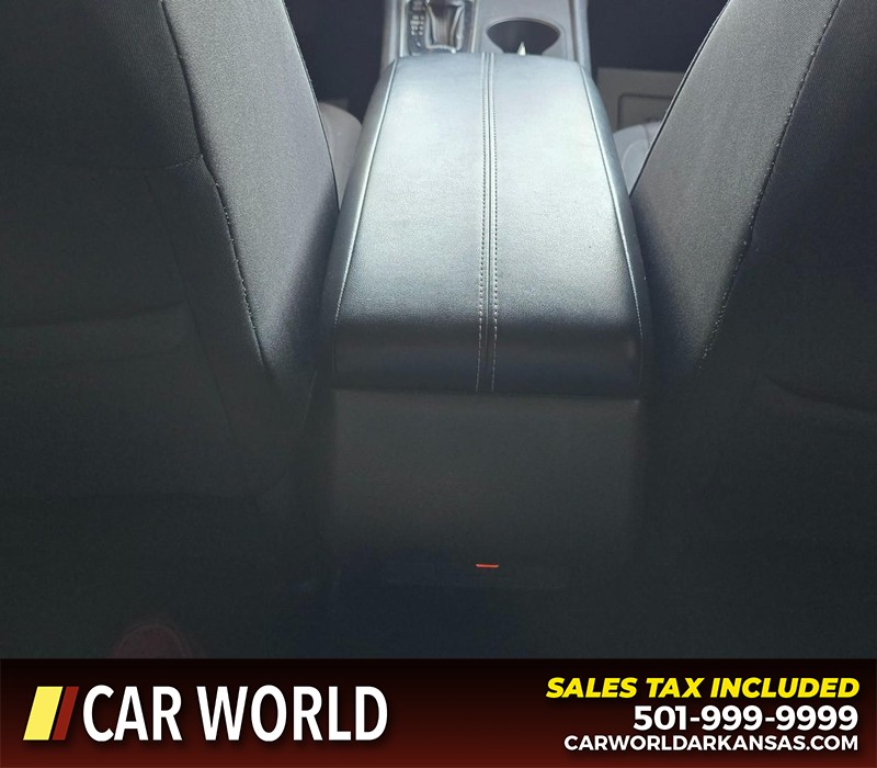 Nissan Altima Vehicle Full-screen Gallery Image 19