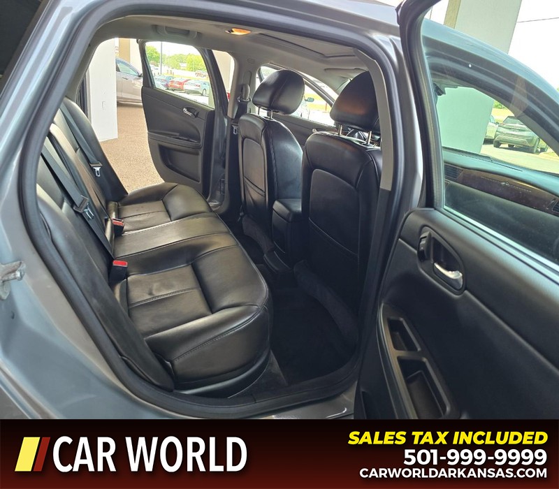 Chevrolet Impala Vehicle Full-screen Gallery Image 12