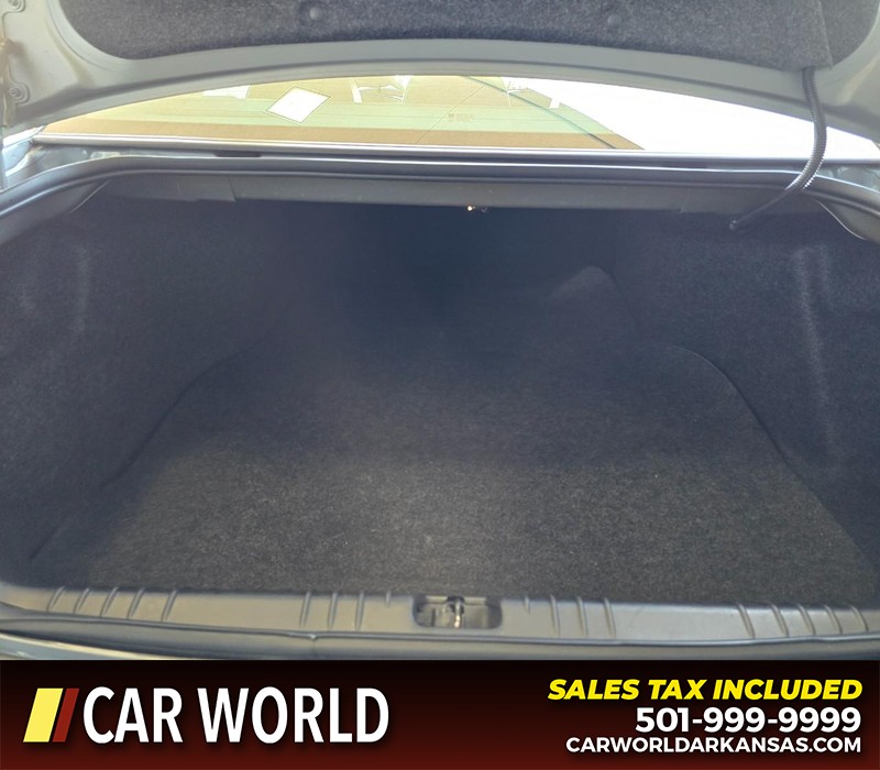 Chevrolet Impala Vehicle Full-screen Gallery Image 13