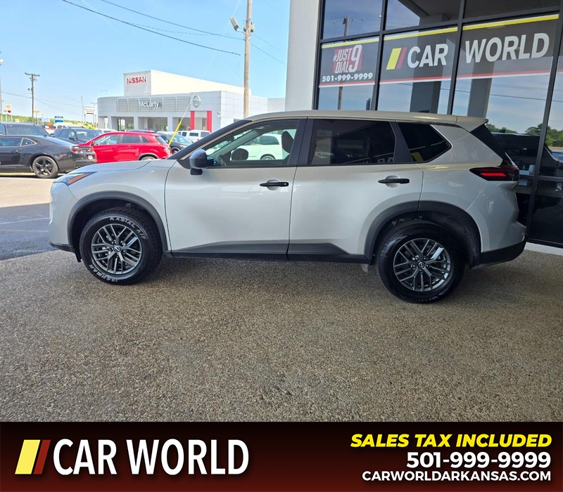 Nissan Rogue Vehicle Full-screen Gallery Image 4