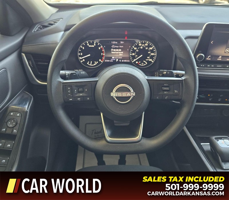 Nissan Rogue Vehicle Full-screen Gallery Image 15