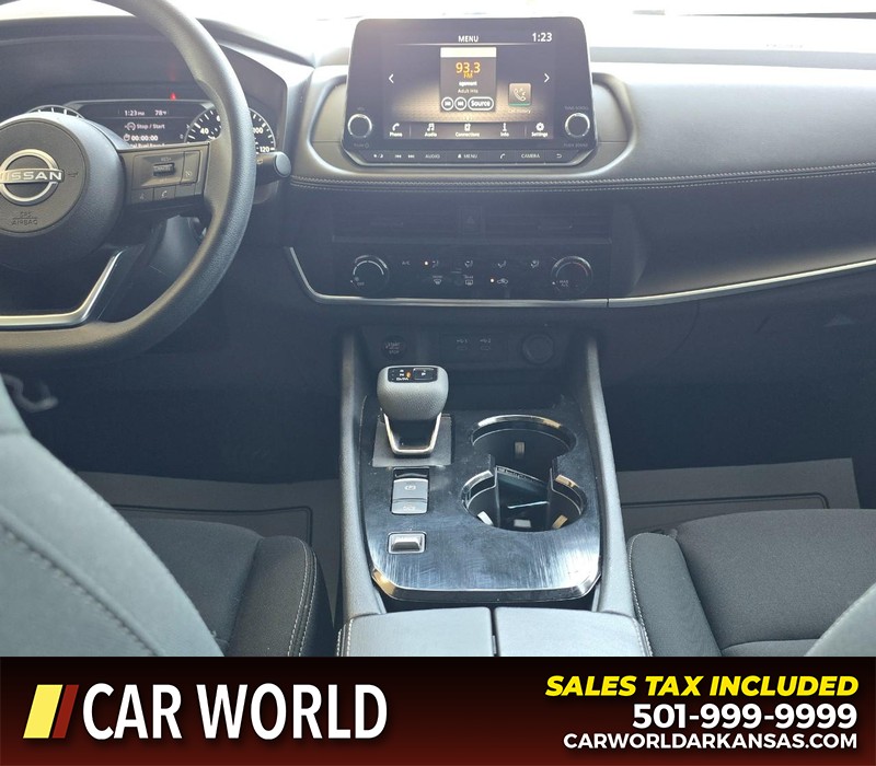 Nissan Rogue Vehicle Full-screen Gallery Image 18