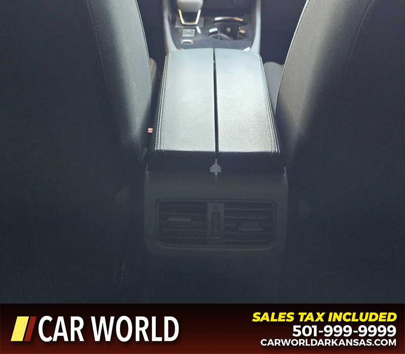 Nissan Rogue Vehicle Full-screen Gallery Image 19